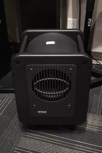 Genelec 8